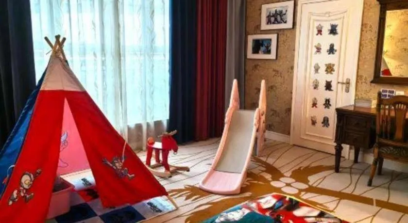 Hangzhou The First World Hotel