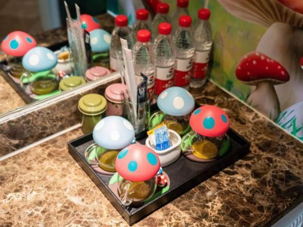 Hangzhou The First World Hotel