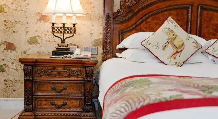 Bed in Hangzhou The First World Hotel