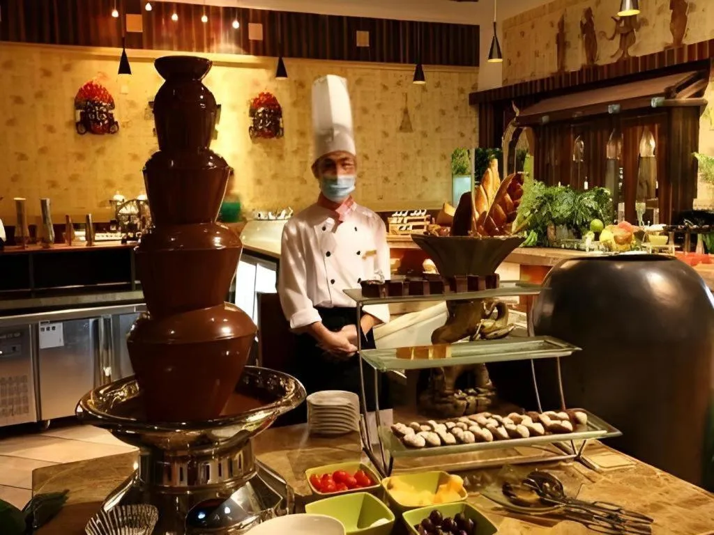 Hangzhou The First World Hotel