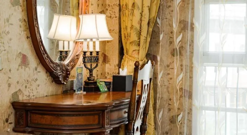 Hangzhou The First World Hotel