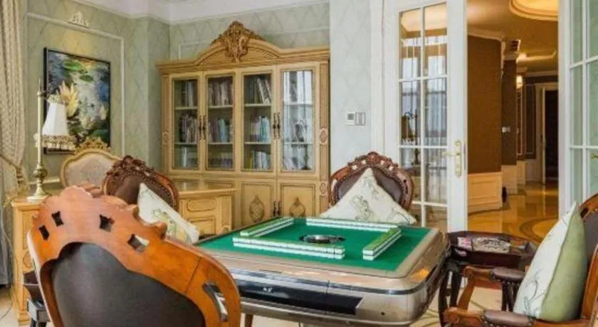 Hangzhou The First World Hotel