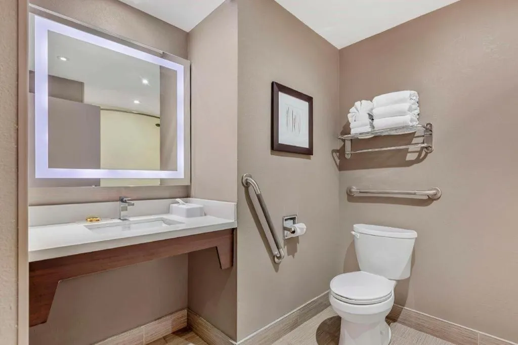 Best Western Plus Executive Inn