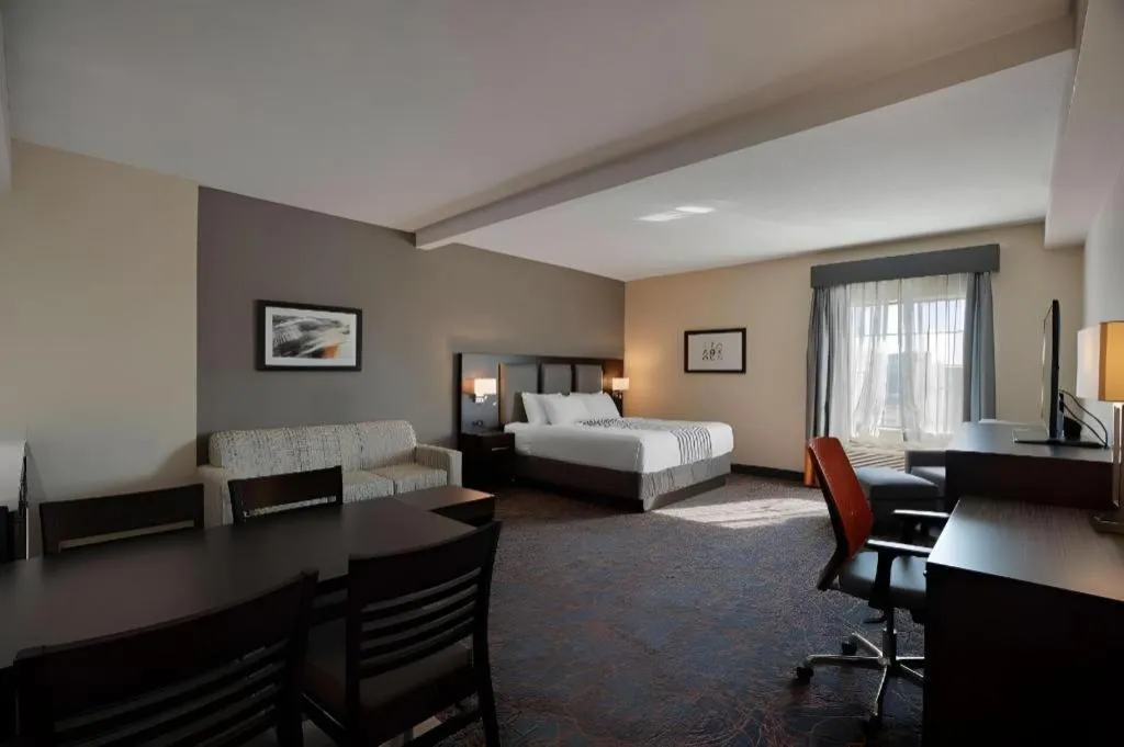 Bed in Best Western Plus Executive Inn