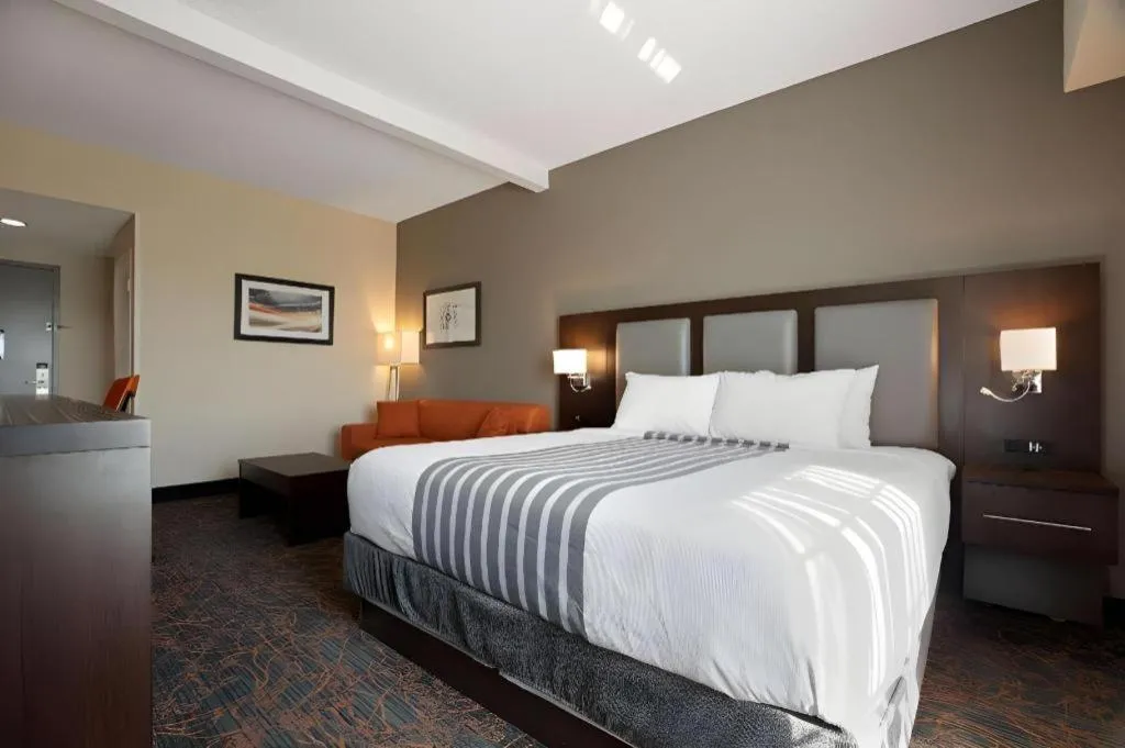 Bed in Best Western Plus Executive Inn