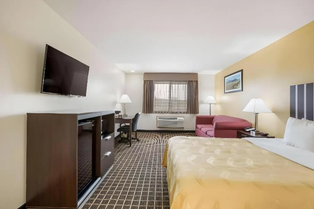 Bed in Quality Inn