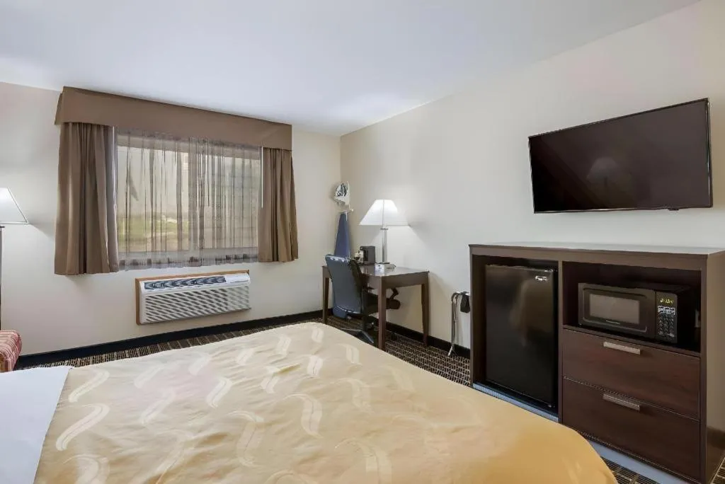 Bed in Quality Inn