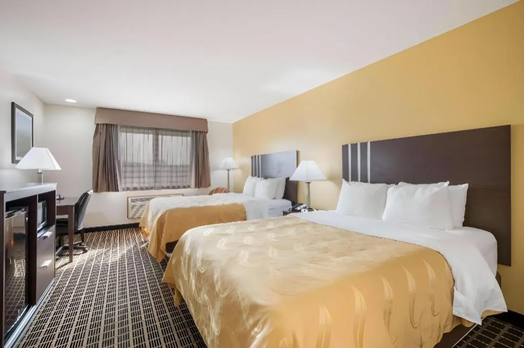 Bed in Quality Inn