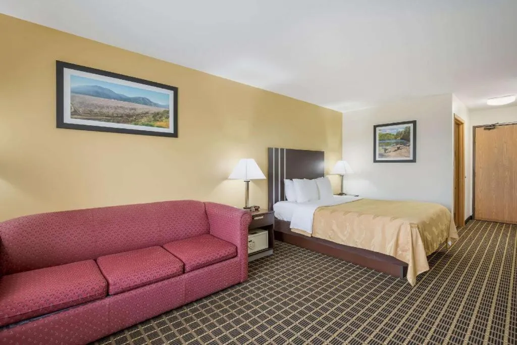 Bed in Quality Inn