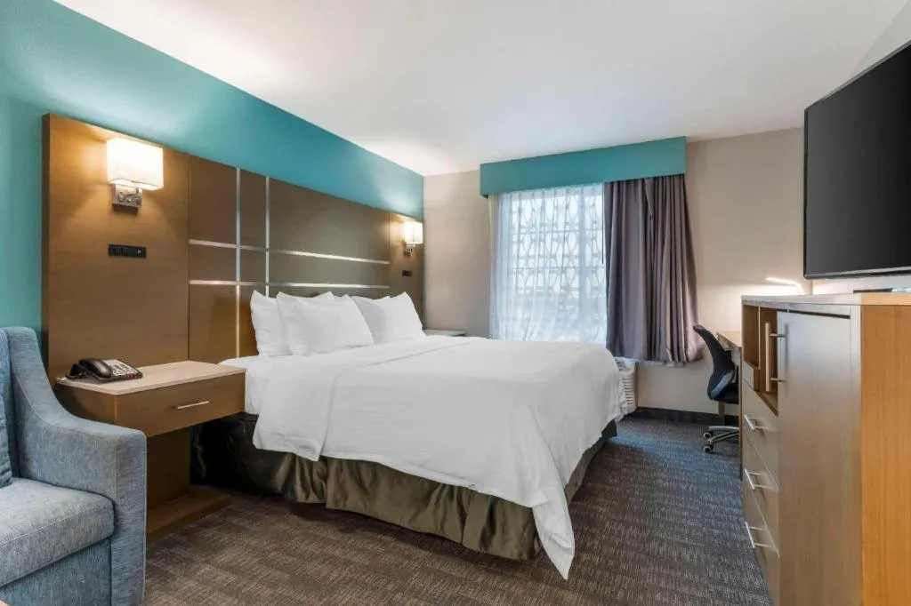 Bed in Best Western Galt Inn