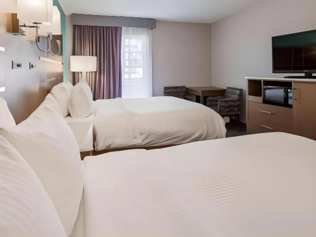 Bed in Best Western Galt Inn