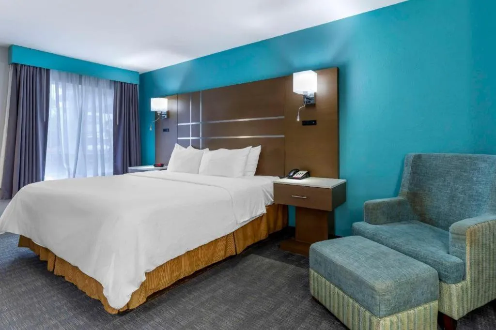 Bed in Best Western Galt Inn