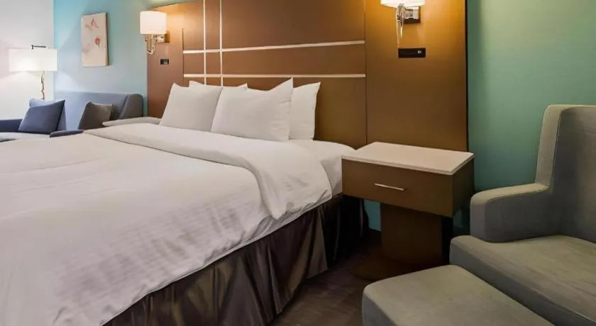 Bed in Best Western Galt Inn