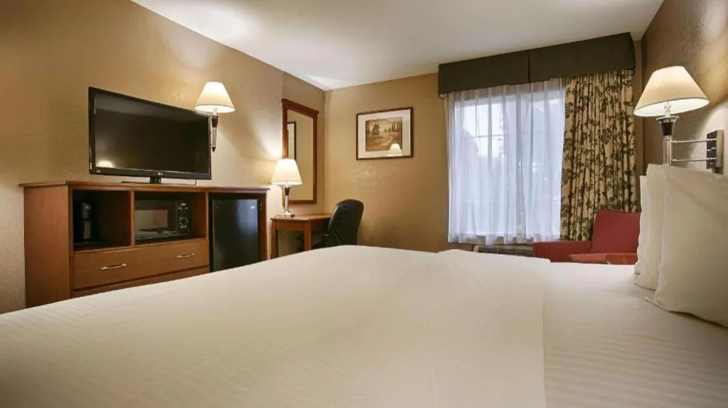Bed in Best Western Galt Inn
