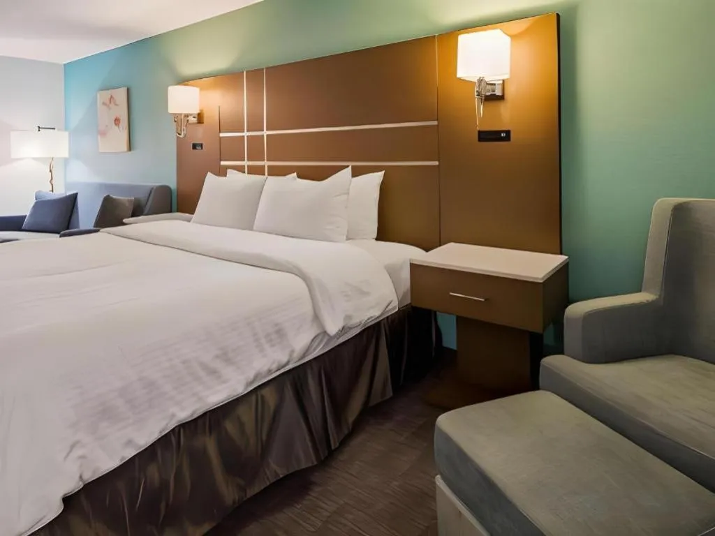 Bed in Best Western Galt Inn