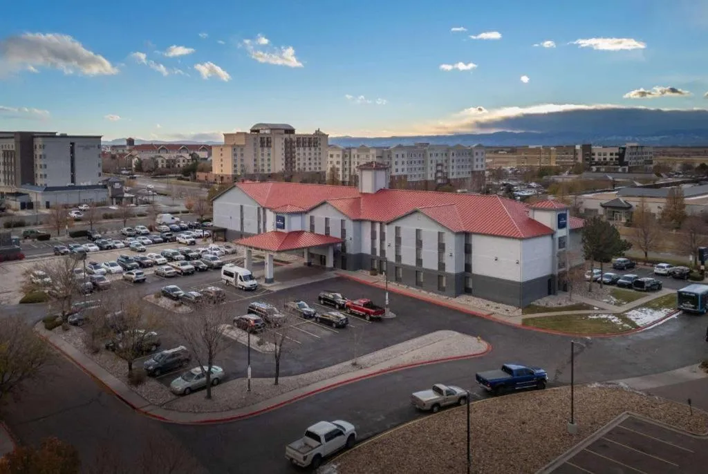 AmericInn by Wyndham Denver Airport