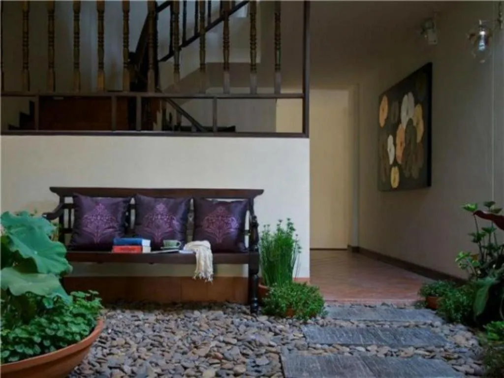 Anoma Boutique House