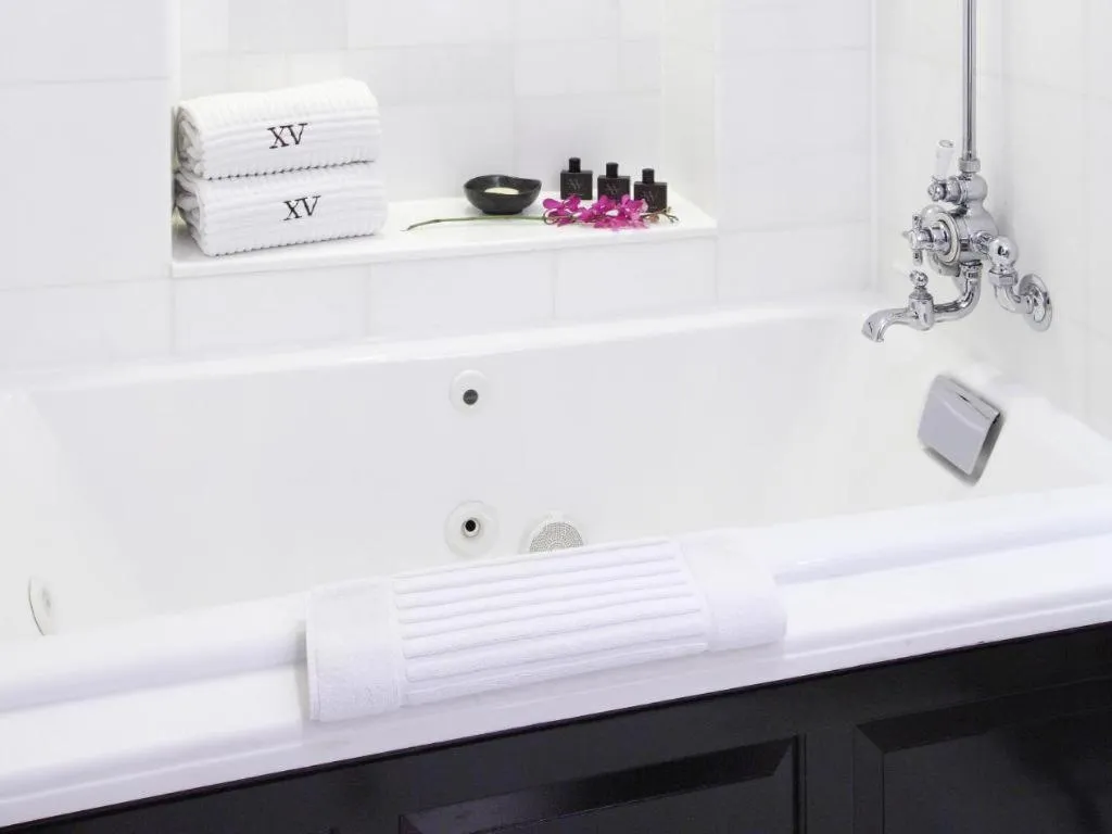 Fifteen Beacon Hotel