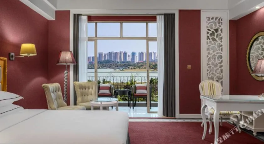 Bed in Country Garden Phoenix Hotel Changsha