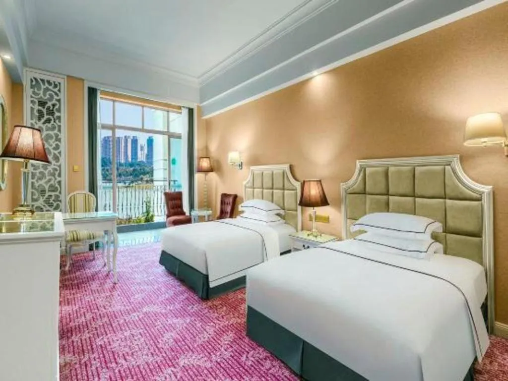 Bed in Country Garden Phoenix Hotel Changsha