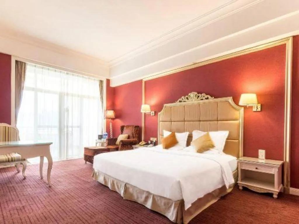 Bed in Country Garden Phoenix Hotel Changsha