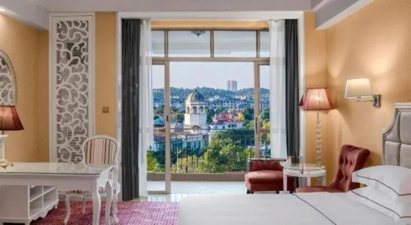 Bed in Country Garden Phoenix Hotel Changsha