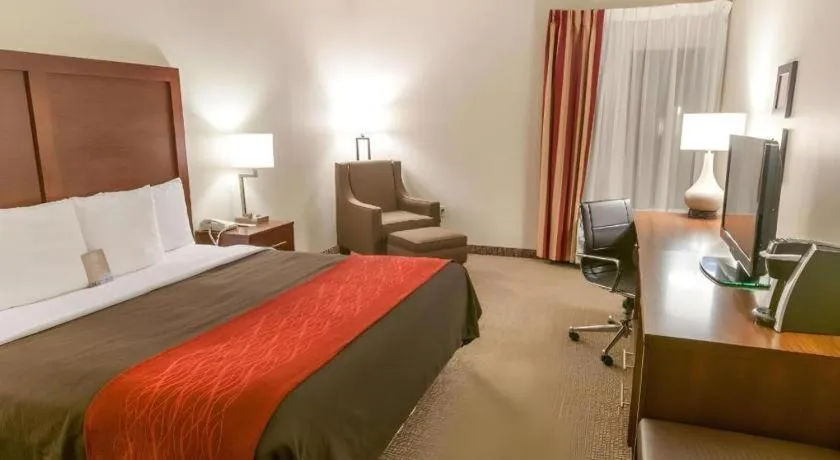 Bed in Comfort Inn Quantico
