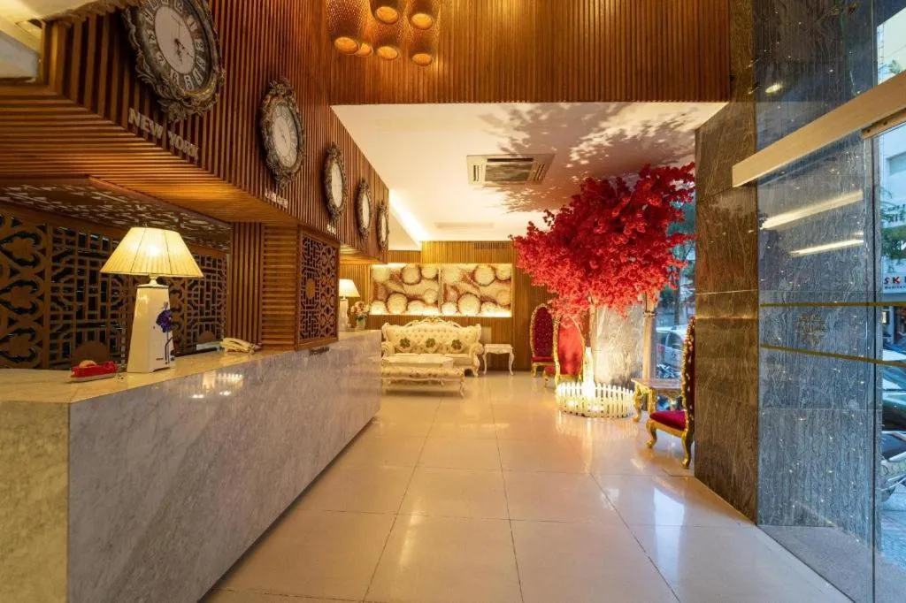 The White Hotel 8A Thai Van Lung