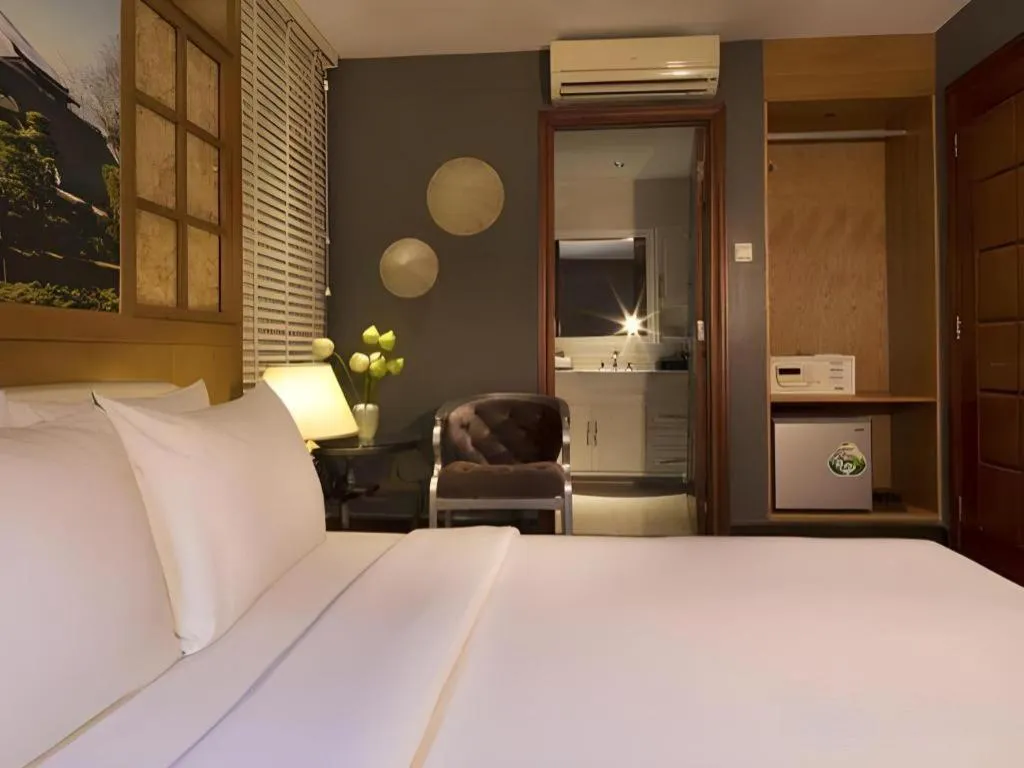 Bed in The White Hotel 8A Thai Van Lung