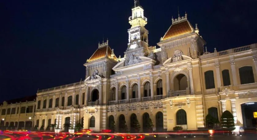 The White Hotel 8A Thai Van Lung