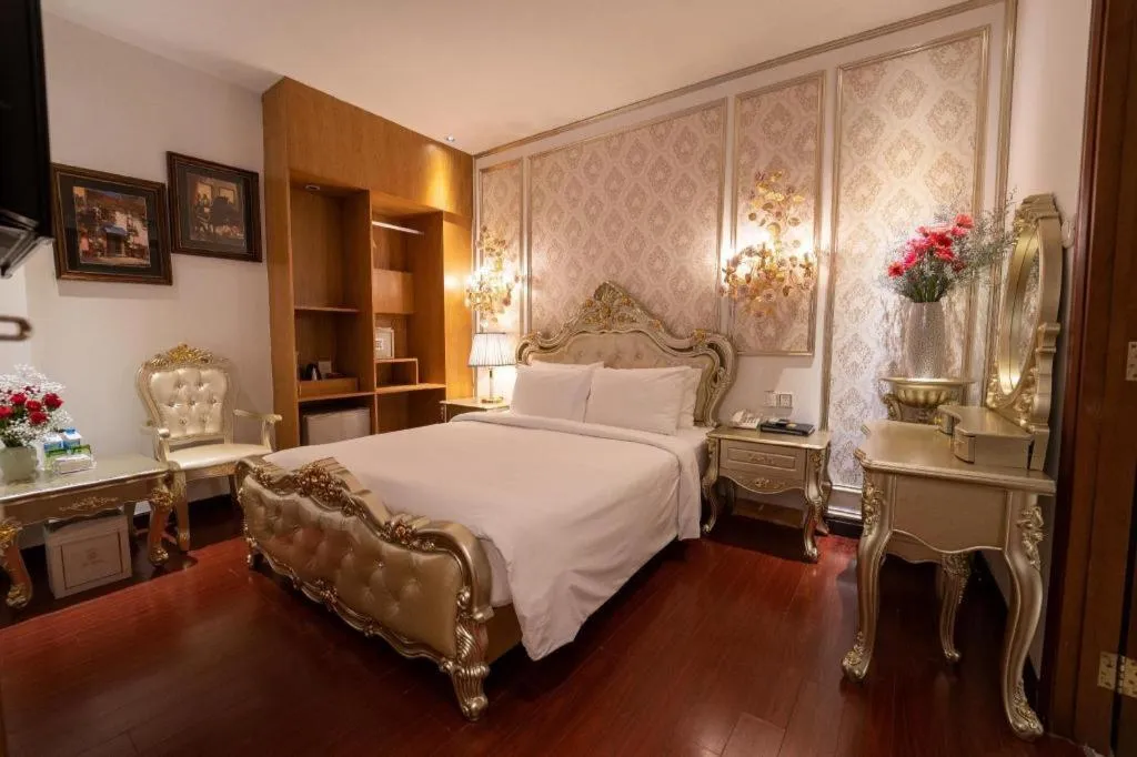 Bed in The White Hotel 8A Thai Van Lung