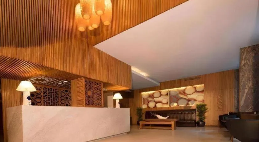 The White Hotel 8A Thai Van Lung