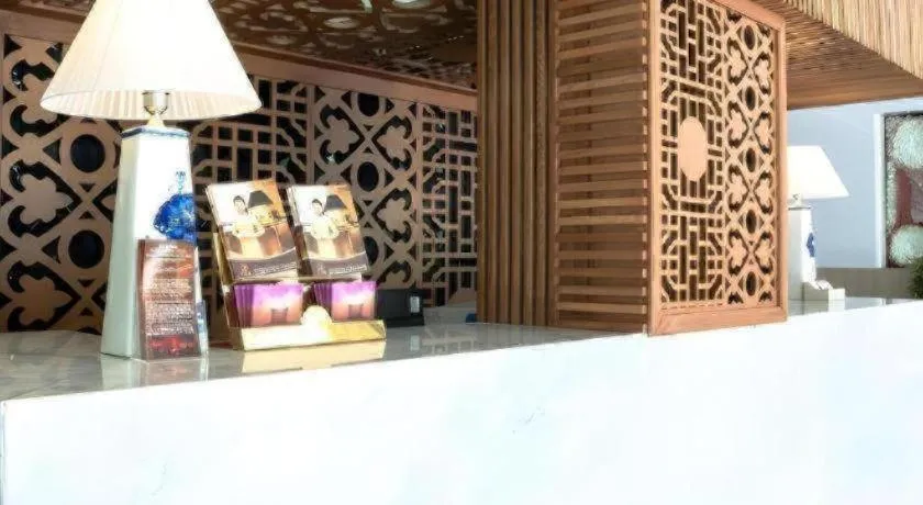 The White Hotel 8A Thai Van Lung