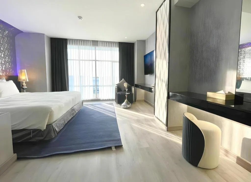 Bed in Glacier Hotel Khon Kaen