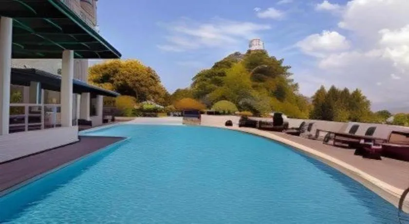 Sintesa Peninsula Hotel