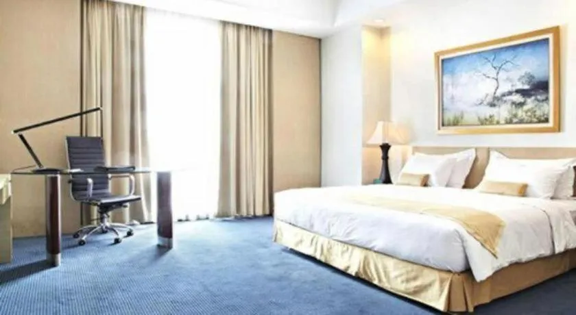 Sintesa Peninsula Hotel