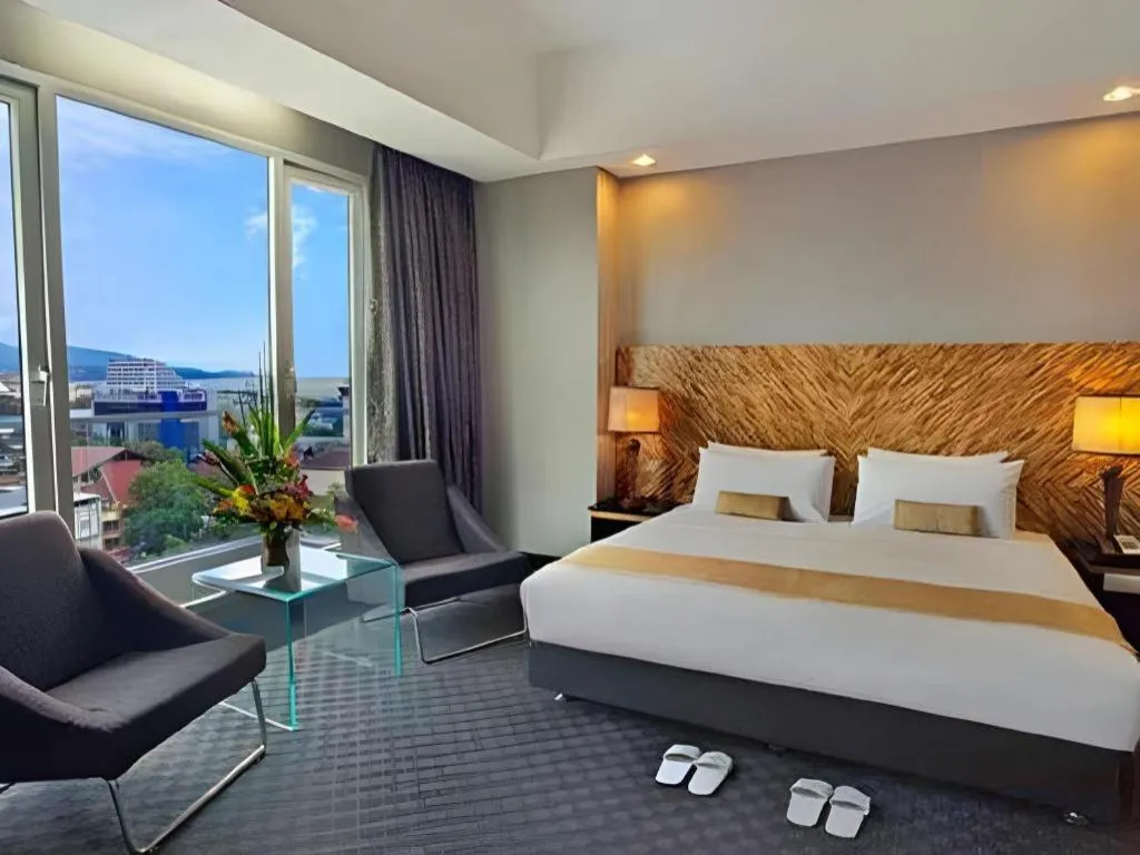 Bed in Sintesa Peninsula Hotel