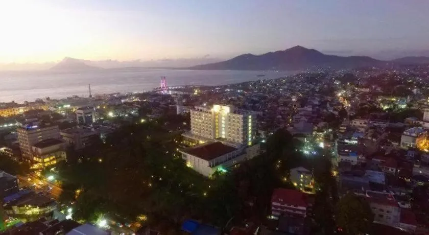 Sintesa Peninsula Hotel