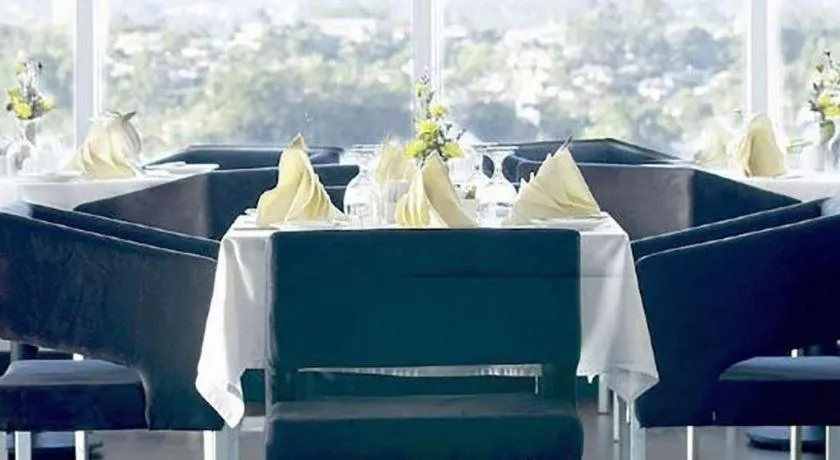 Sintesa Peninsula Hotel