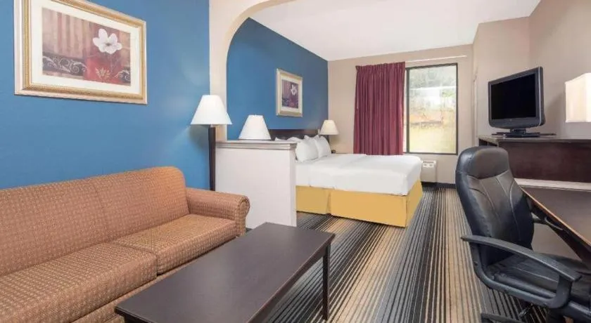 Bed in Baymont By Wyndham Laurel