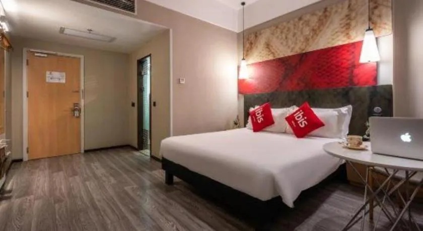 Bed in Ibis Xiamen Railway Station Hotel