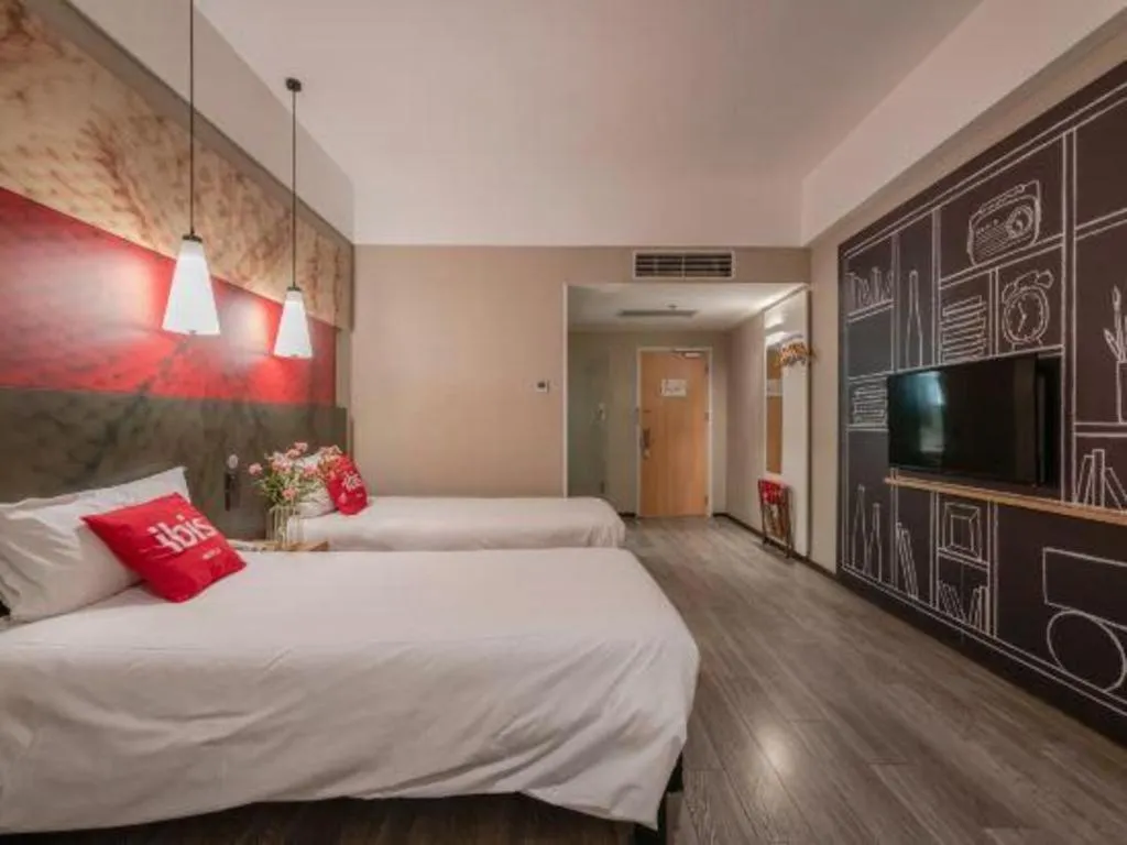 Bed in Ibis Xiamen Railway Station Hotel