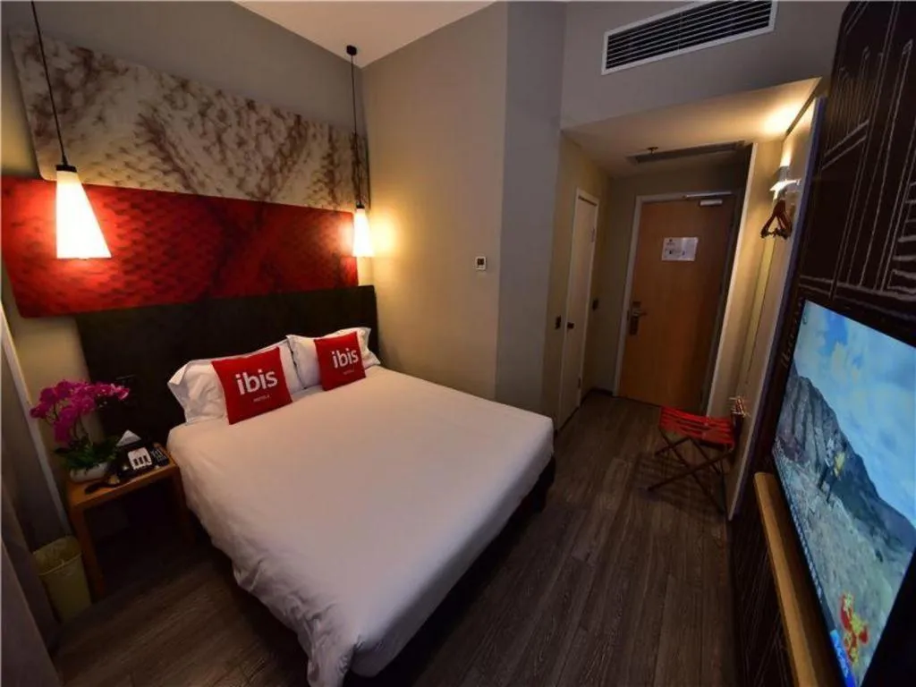 Bed in Ibis Xiamen Railway Station Hotel