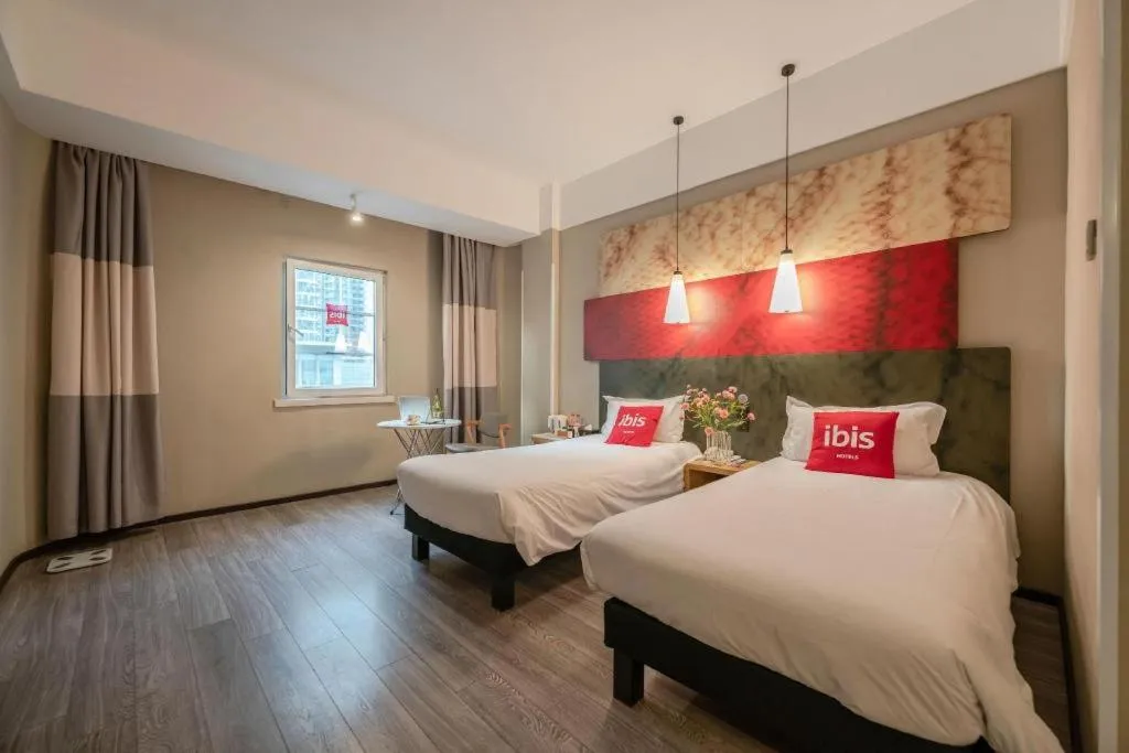 Bed in Ibis Xiamen Railway Station Hotel