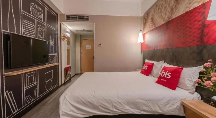 Bed in Ibis Xiamen Railway Station Hotel