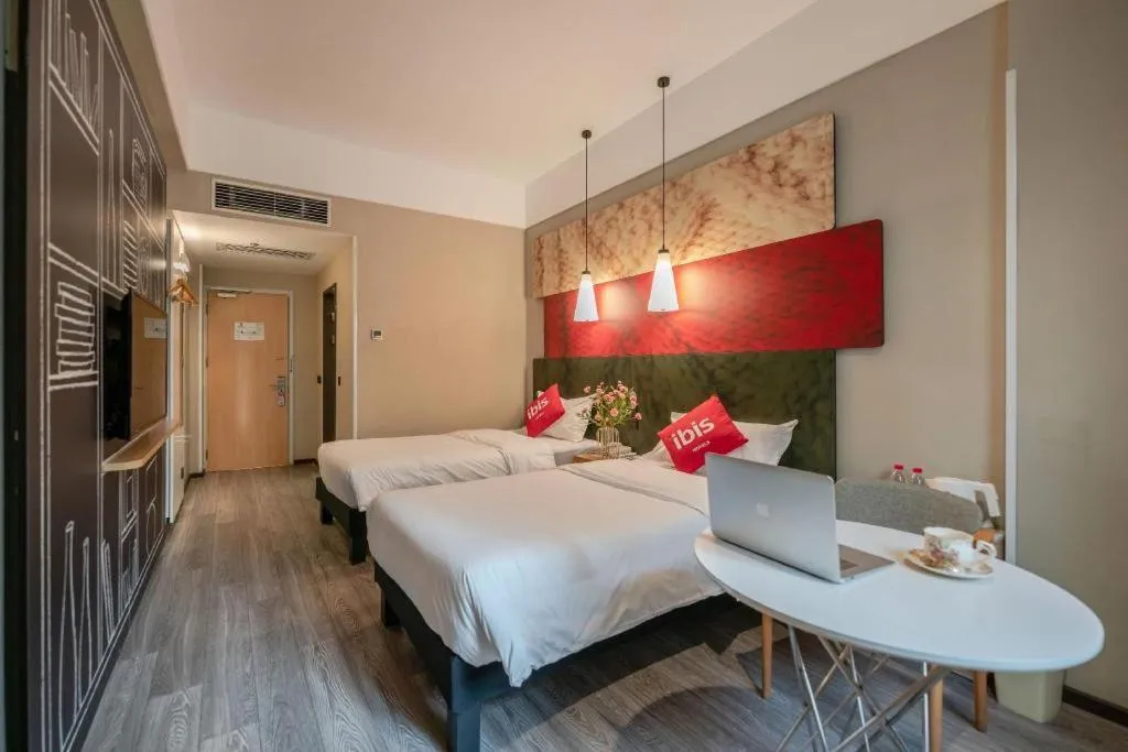 Bed in Ibis Xiamen Railway Station Hotel