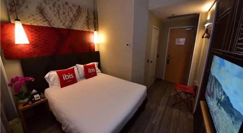 Bed in Ibis Xiamen Railway Station Hotel