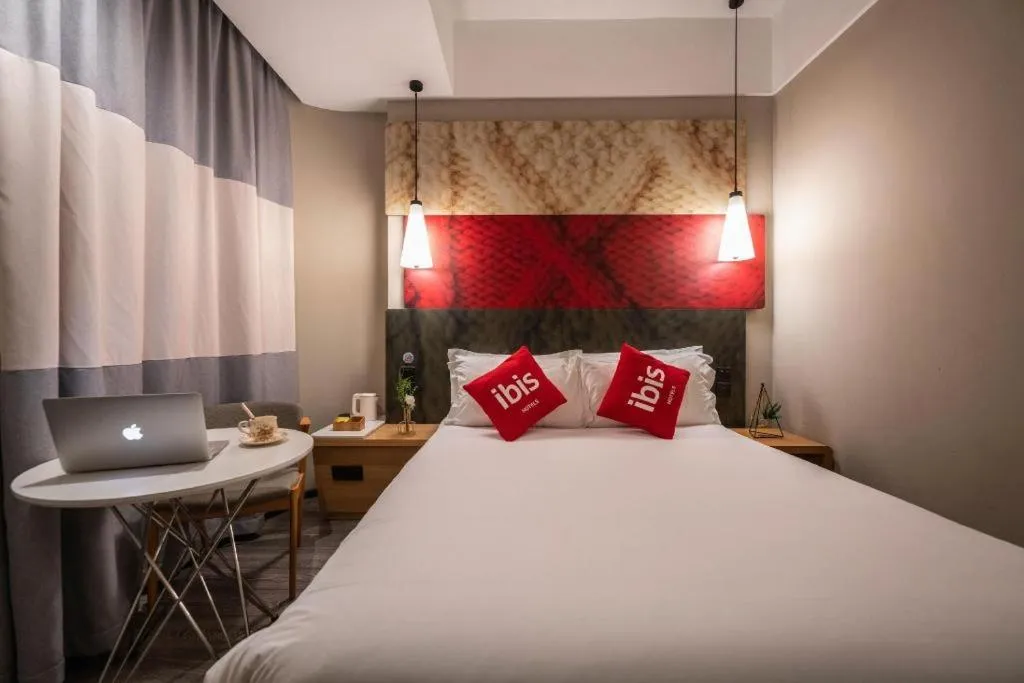 Bed in Ibis Xiamen Railway Station Hotel