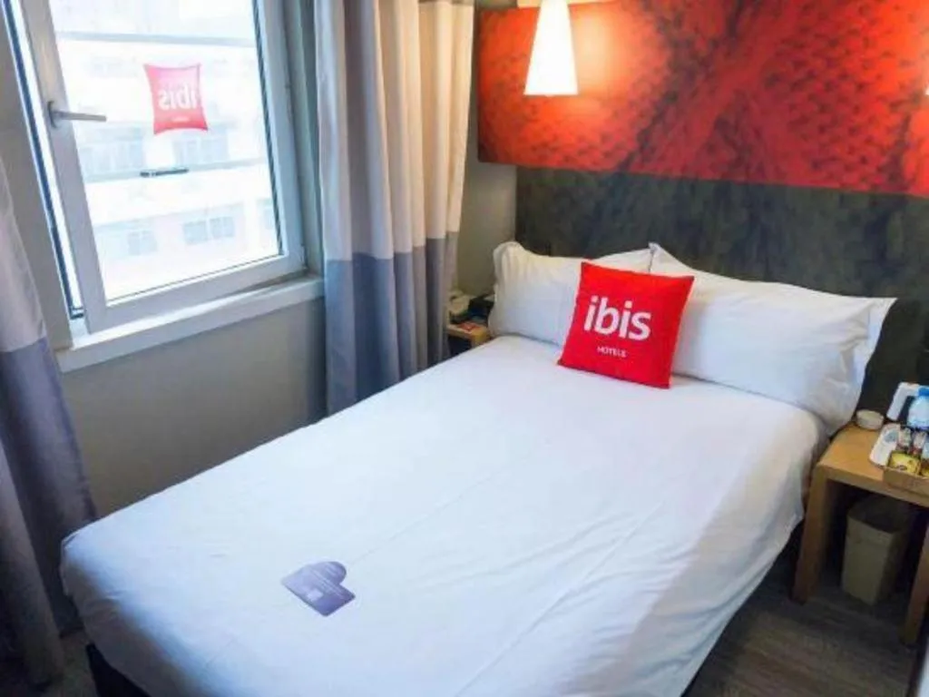 Bed in Ibis Xiamen Railway Station Hotel