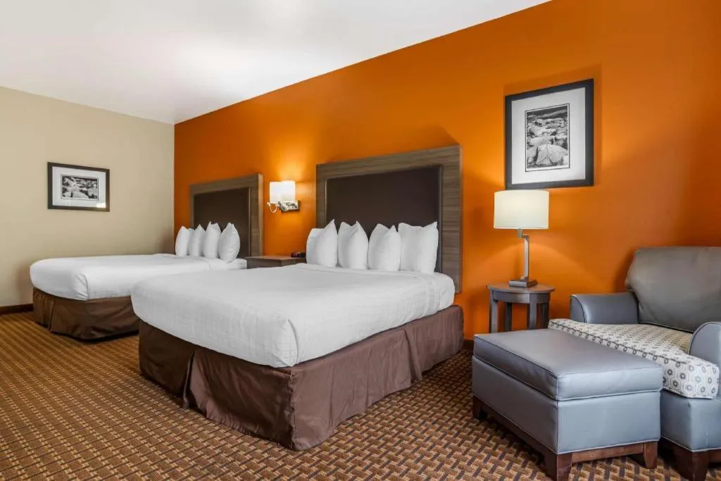 Bed in Best Western Plus Circle Inn